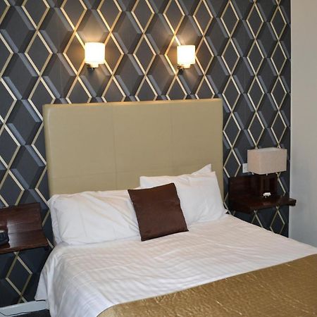 The White House Hotel Telford Bagian luar foto