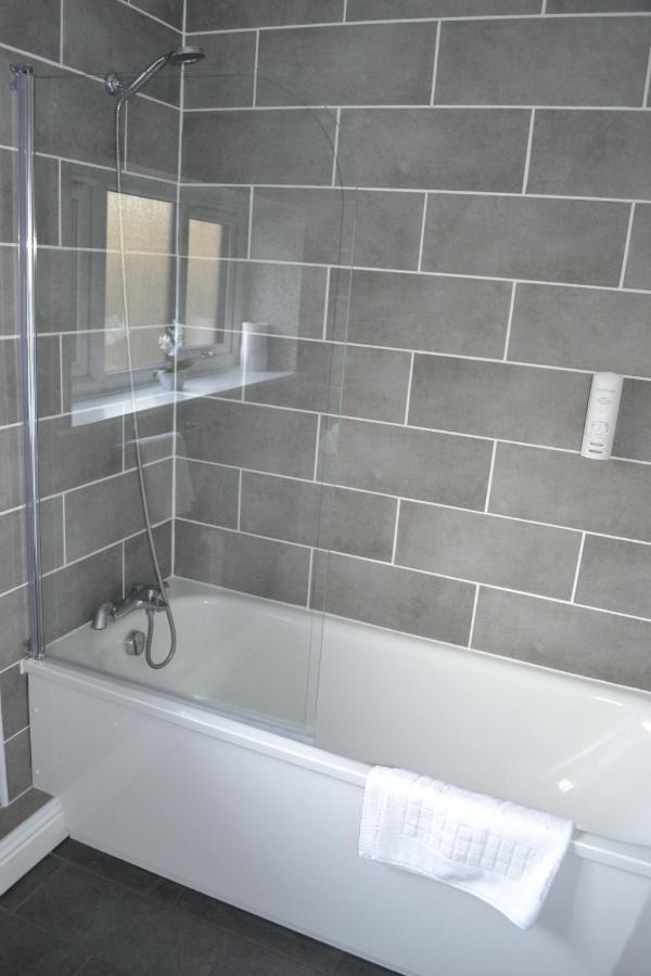 The White House Hotel Telford Bagian luar foto